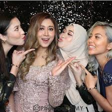 Model dan pelakon agama : Dia Jaga Saya Seperti Adik Sendiri Zahirah Macwilson