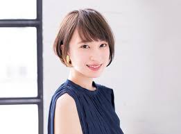 2019年秋もボブでいこう 短めショートボブから長めロブまでおすすめスタイル23選 美的 com ショートボブ 前髪 ショートボブ 前下りボブ ショート