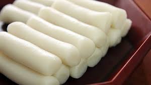 Garaeddeok Long Cylinder Shaped Rice Cake Via Youtube Koreanisches Essen Rezepte Koreanische Rezepte