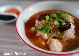 Buntut sapi tak hanya enak dibuat sup. Resep Tekwan Palembang Kuah Merah Murah