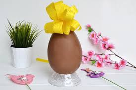 Una volta stemperato il cioccolato, trasferiscilo in una grande ciotola. Uovo Di Pasqua Ricetta Uovo Di Pasqua Di Misya