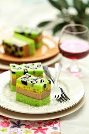 Kemudian, tuangkan perlahan lahan jeli yang dah masak tadi ke atas lapisan kastard. Resepi Kek Puding Trifle Famousresipi Farbuck Com