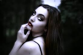 Pin By Saudio Official On Vampires Female Vampire Vampire Beautiful Witch