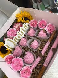 Do you want to surprise someone special on their b. Chocolate Covered Strawberry Flower Box Chocolate Covered Strawberries Chocolate Covered Chocolate Covered Strawberries Bouquet