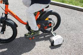 Avant d'arriver au stage, certains d'entre eux sont effrayés à l'idée de monter sur un velo enfant… Conseils Pour Apprendre A Vos Enfants A Faire Du Velo Planetepapas Com