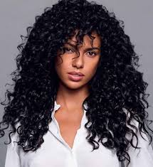 Sei in cerca di un taglio per i tuoi capelli ricci lunghi (o vuoi capire come prendertene cura al meglio?). Tagli Capelli Ricci 2022 Corti Medi Lunghi Tendenze