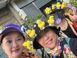 進香剛結束，就開始製作明年的結緣品..希望明年相遇時有收到的團友會喜歡❤️ 媽祖回鑾當日送出的結緣品還有一些