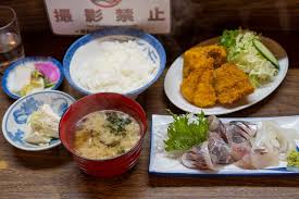 さすけ食堂 浜金谷 魚介料理 海鮮料理 食べログ