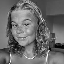 Caroline Frank (CarolineFrank02)