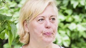 Suzanne Axell från Fråga doktorn kritisk mot SVT och Petra Mede