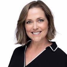 Fiona Mcrobert's Instagram, Twitter & Facebook