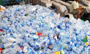 Tidak jarang kita melihat berita bahwa hewan laut mati dan ditemukan banyak sisa sampah plastik pada bagian dalam tubuhnya. Indonesia Siap Kendalikan Sampah Plastik Radar Sriwijaya