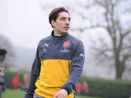 Look into the bellerin's photos, videos, suggestions and interesting statistics from various social media platforms. Bellerin S New Hairstyle Thoughts Gunners