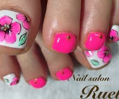 Best nail artists offer trendy manicure with flowers in a bright and expressive nail design, elegant and sophisticated, dark and bright solution. Flower Toes Toe Art Toe Nail Designs Toe Nail Art