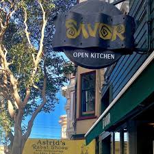 Jika dimasak tepung ini aromanya harum dan berwarna bening dan kenyal teksturnya. Noes Crepes Menu