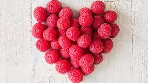 La en effet, même si l'on exclut son faible apport calorique, on peut prendre en considération son apport vitaminique, entre autre, et ses bienfaits sur la santé. Quels Sont Les Bienfaits De La Framboise Femme Actuelle Le Mag