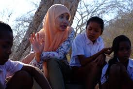 Di #ekspedisisegaris kali ini, aku akan mencoba bagaimana rasanya tinggal di suku pedalaman di indonesia. Aisyah Biarkan Kami Bersaudara Film Terbaru Laudya Cynthia Bella Republika Online