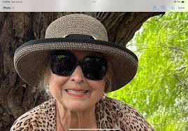 I'd like to thank all of my friends here. I couldn't have done it without  you. 💙💛