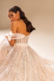 Dann lassen sie sich inspirieren von der allure bridals brautkleidkollektion für das jahr 2021. Bridal Fashion 2022 Das Wird Trend Sposa Facts