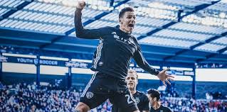 Dániel sallói is a hungarian professional footballer who plays as a striker for major league soccer club sporting kansas city. Salloi Daniel Kettot Rugott Csapata Focsoportdontobe Jutott M4 Sport