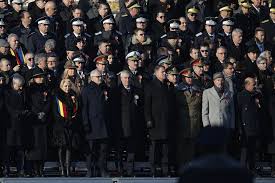 Preşedintele klaus iohannis a declarat, miercuri, că abordarea tehnologiei 5g trebuie să se facă şi din punct de vedere al… Video Foto Klaus Iohannis LangÄƒ TÄƒriceanu È™i Dragnea In Tribuna OficialÄƒ La Arcul De Triumf MaÈ™inile È™i Trupele Jandarmeriei Huiduite De MulÈ›ime Peste 30 De Mii De Oameni Au Asistat La BucureÈ™ti