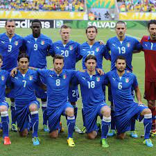 Fans der italiener tragen natürlich auch gerne fanshirts in der freizeit oder schmücken sich beim training mit dem nationalshirt als. Italien Bei Der Em 2016 Kader Spielplan Stadien Und Gegner Fussball Em