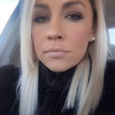 Kristi Bell's Instagram, Twitter & Facebook