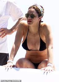 Katharine Mcphee Picture Exclusive Singer Enjoys Stroll With New Husband David Foster In Capri Daily Mail Online