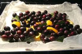 Scegliete delle centinaia di ricette su olive al forno, ricette facili e veloci da preparare. Come Conservare Olive Nere E Verdi Sotto Sale E Sott Olio Olio Cristofaro