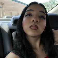 Layla Gomez (@llaylagomezz)