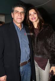 Παράλληλα με την υποκριτική &#. Giannhs Mpezos Katerina Lexoy Meta Apo 10 Xronia Mazi 3ana Sthn Tv Fthis Gr