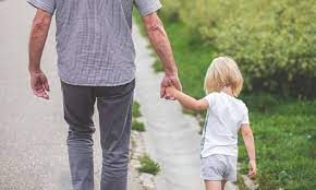 Με αφορμή τη γιορτή του πατέρα σήμερα κυριακή 20 ιουνίου, τα social media πλημμύρισαν από ευχές, φωτογραφίες και τρυφερές αναρτήσεις. 7ff2sjzcywnpfm