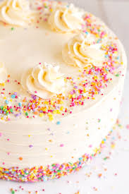 With mixer on medium speed, slowly add 4 cups confectioners' sugar. Vanilla Cake With Vanilla Buttercream Liv For Cake