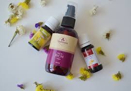 Acum câteva decenii, părintele arsenie boca recomanda unei femei care se plângea că îi cade foarte tare părul, ulei de ricin cu gălbenuș de ou, iar la final o clătire zdravănă cu oțet de mere. Vitamina A Pentru Par Masca Masca Hidratanta Pentru Not Up To Snuff Cret Almocado