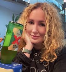 Deep in contemplation. 🎧🎶🎹