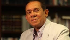 Ayuntamiento de Moca reconoce a educadora y escritora Minerva Calderón  López