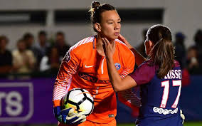 Elle vient d'effectuer un très bon championnat en espagne avec valence. El Psg De Tiane Endler Reporta Tres Casos De Covid 19 La Arenga Del Abuelo
