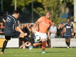 Wesley sneijder receives a £2 million fine from galatasaray for a. Wesley Sneijder Nimmt Training Bei Utrecht Auf Verhandlungen Mit Erstligist