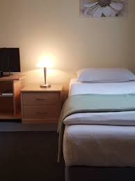 Willkommens party für iris klein in ludwigshafen  im bett mit den dschungel jungs. Hotel Oggersheimer Hof Ludwigshafen Oggersheim