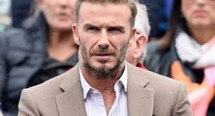 Ποιος έλληνας τραγουδιστής αναλαμβάνει το γαμήλιο γλέντι; Irops1scu1vn4m