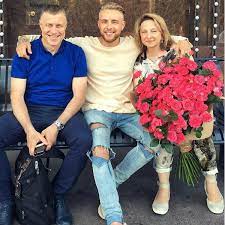 Egor creed pole mitte ainult kuulus inimene, andekas tüüp, vaid ka kadestamisväärne poissmees. Egor Krid On The Project The Bachelor I M Not Looking For A Wife Celebrity News