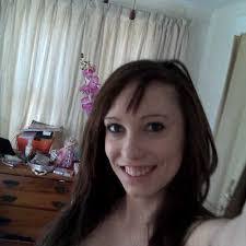 Carrie Crisp's Instagram, Twitter & Facebook