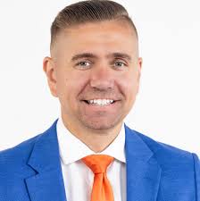 Hawkeyes win again, 75-69 over the #Cyclones. Lucy Olsen scored 25 points  and had 5 assists for Iowa. Audi Crooks had 31 points and 10 rebounds for  ISU. Men play Thursday night. Past 10 years it's 5-5.