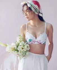 死ぬ前に見たい美女 on instagram 15 26p アルプスの平原のような 空気の美味しい場所で 一緒に暮らしたいなぁ 花とか摘みたいなぁ 何を言ってるんだ 中村アンのかわいさが 世界に届きますように cocoannne 中村アン 中村アン 日本人モデル
