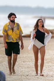 With dakota fanning, elizabeth olsen, sterling jones, lenny platt. Elizabeth Olsen Spotted In A Swimsuit While Spending A Relaxing Day At The Beach With Boyfriend Robbie Arnett In Mexico 280718 19