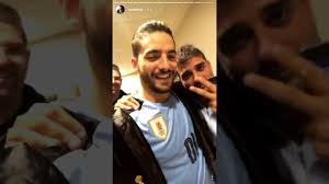 Luis qiu salon preparando a maluma para los premios juventud pretty boys cute boys maluma haircut maluma style. Historias De Instagram Maluma 13 12 16 Youtube