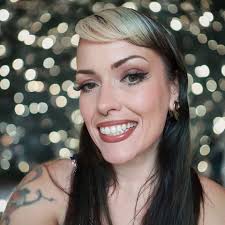 Jenna Geller's Instagram, Twitter & Facebook