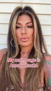 Annabelle Craig's Instagram, Twitter & Facebook