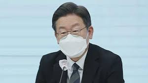 '국정농단' 사건 등으로 기소된 박근혜 전 대통령(69)의 최종 형량이 14일 결정된다. Tfccj4yqdojmxm