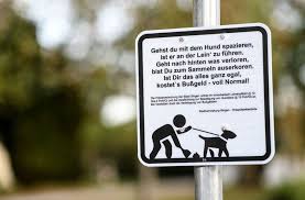 Für die beseitigung von hundekot in öffentlichem gelände gibt es meist regeln. Baden Wurttemberg Mit Reimen Gegen Hundekot Stadt Singen Setzt Auf Schilder Baden Wurttemberg Stuttgarter Zeitung